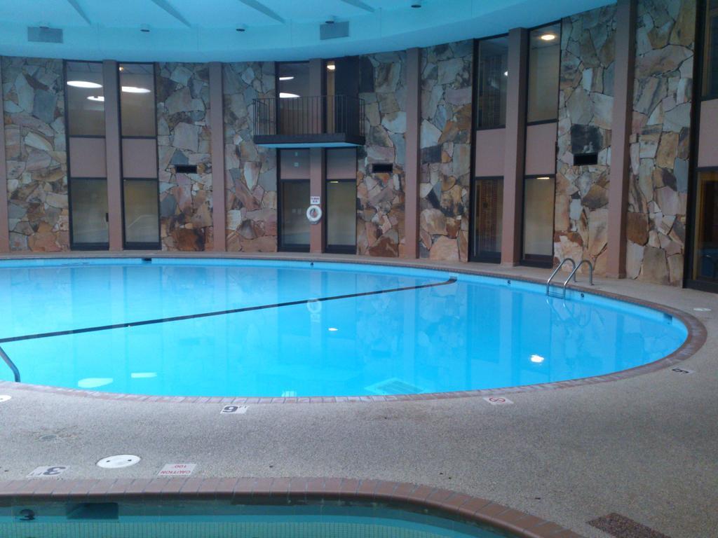 Ramada Msp Airport At The Mall Bloomington Exterior photo